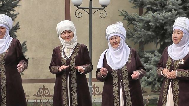 "Биздин таланттар" долбоору. "Казак эл ыры".Ж.Кожоева. Таш Мойнок айыл окмотунун " Эл айым" тобу. смотреть онлайн