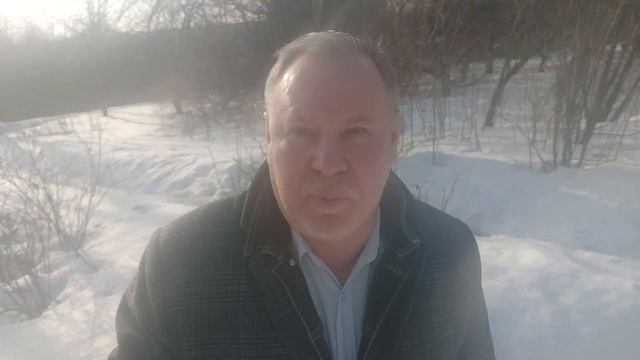 Журчат ручьи слепят лучи и тает лёд и сердце тает и даже пень в весенний день берёзкой стройной... смотреть онлайн