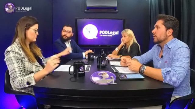 MILEY CYRUS PROCESSADA POR FOTO! смотреть онлайн