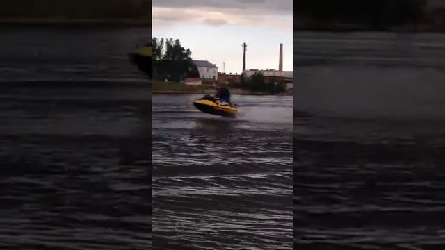 Я и доченька на гидроцикле rxx Нева 2015#Shorts смотреть онлайн