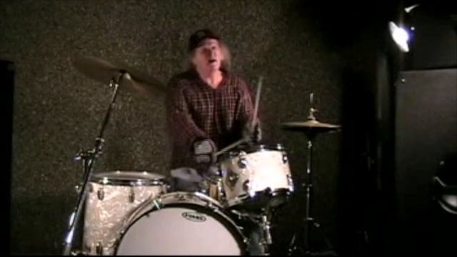 The worlds Shortest Drum Solo ever. Amazing-2 seconds and done! World record! Starring BERT SWITZER смотреть онлайн