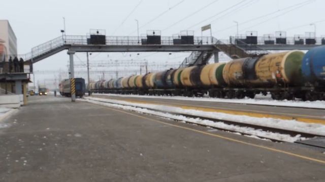 3ТЭ10У-0005 с грузовым поездом на ст.Ижевск смотреть онлайн