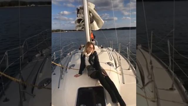 Яхт клуб. Катаемся на яхте на Минском море. смотреть онлайн
