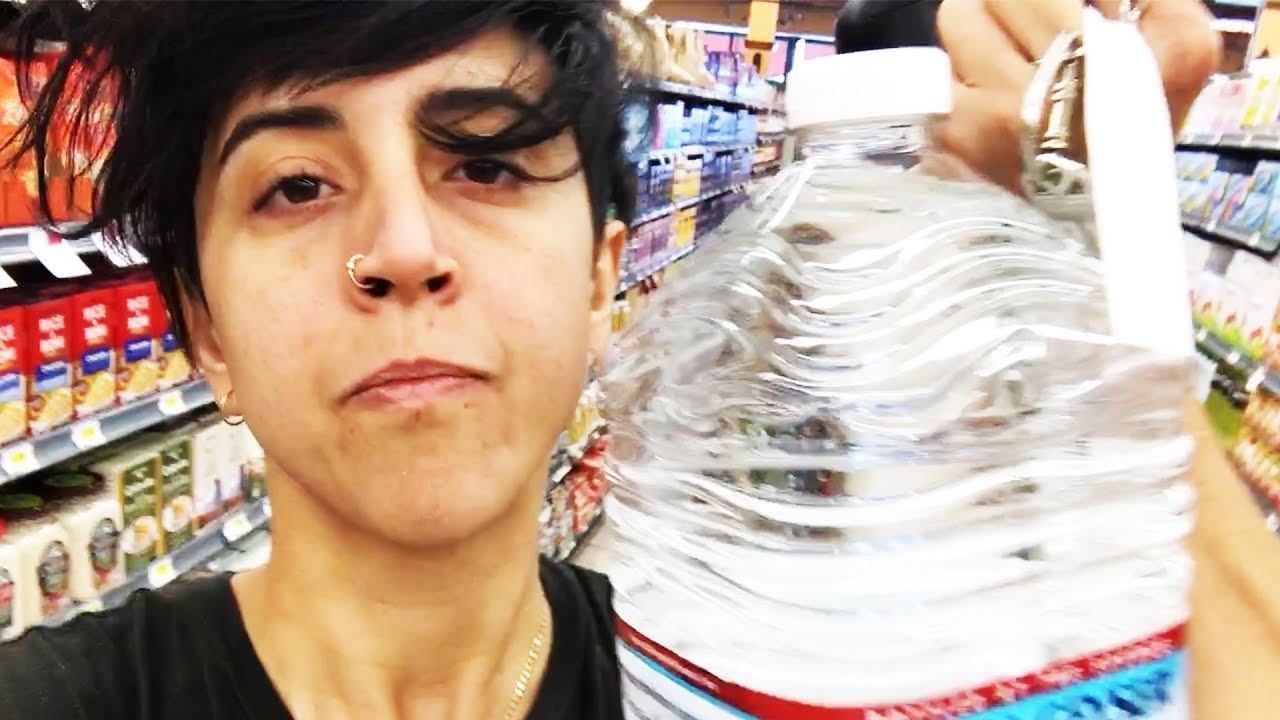 People Live Without Running Water In Their Home For A Week смотреть онлайн