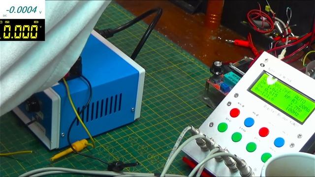Lets Build a Capacitor from Paper and Tin Foil. Will It Work смотреть онлайн