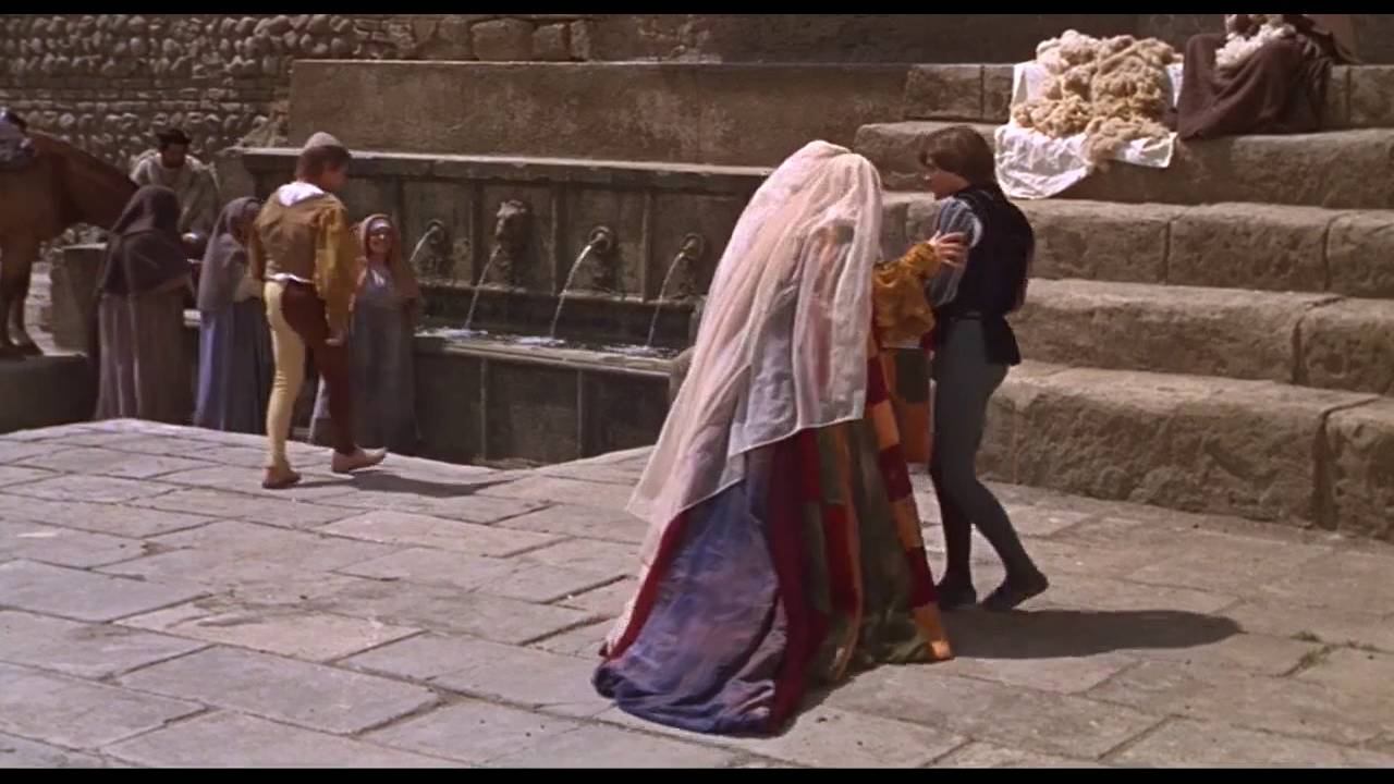 The Montagues mock the Nurse (Zeffirelli) смотреть онлайн