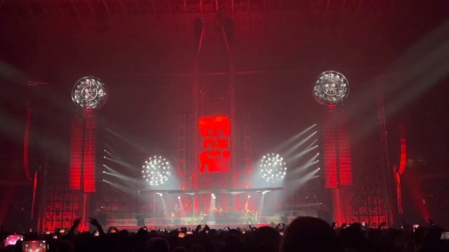 Rammstein - Mein Herz brennt live San Antonio TX смотреть онлайн