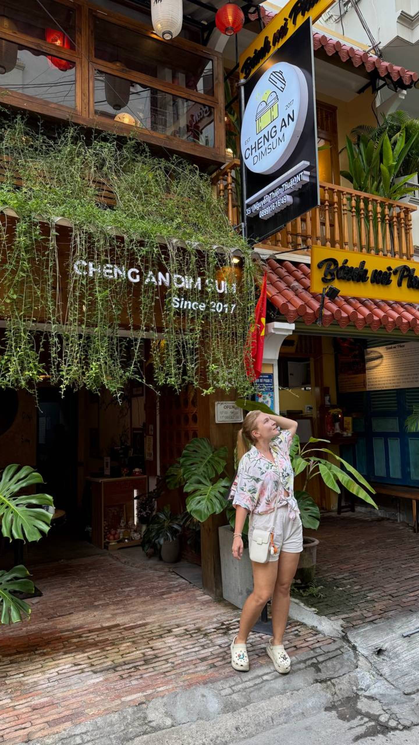 Собираемся на завтрак на поиски булочем Бон ми во Вьетнаме смотреть онлайн