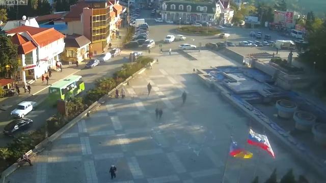 Вебкамера "Площадь Советская". Запись 01.11.2016 16:00:16 смотреть онлайн
