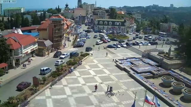 Вебкамера "Площадь Советская". Запись 16.06.2016 14:00:02 смотреть онлайн