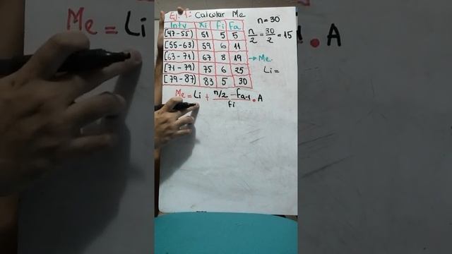 Hallar la mediana para datos agrupados en intervalos смотреть онлайн
