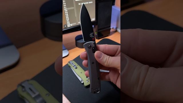 Benchmade Bugout смотреть онлайн