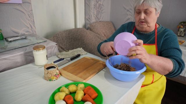 Апельсиновый салат и Салат из шпрот с мясом под рассказ о высшем образовании мамы Где прошел мимо я смотреть онлайн