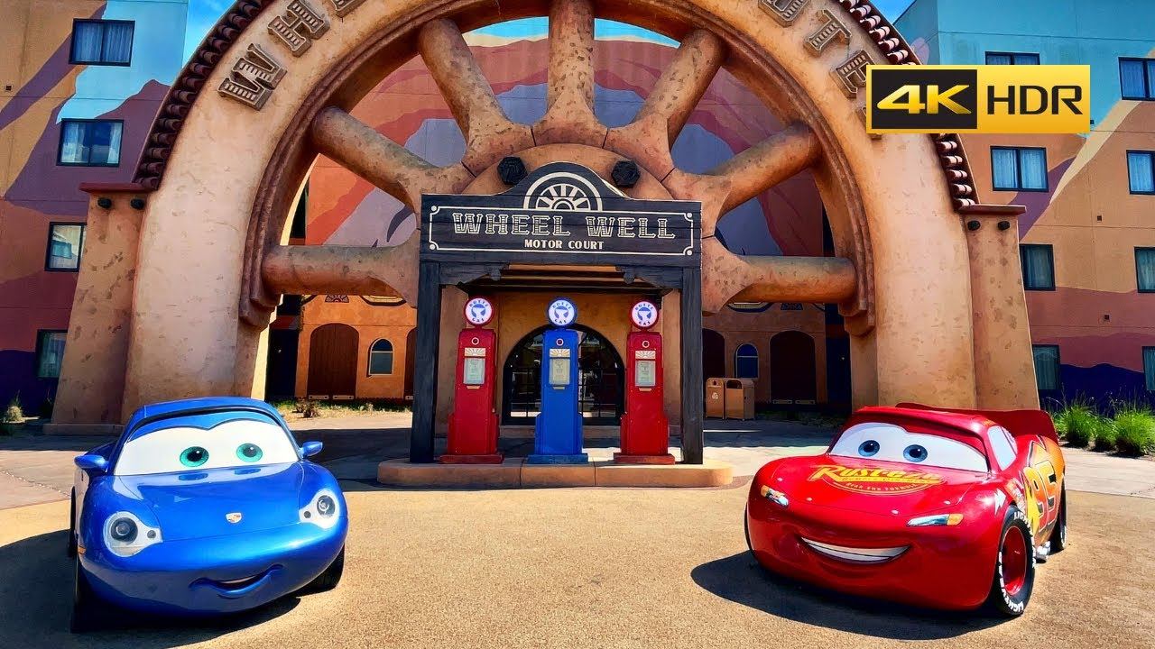 Disney's Art of Animation Radiator Springs Outdoor Tour in 4k смотреть онлайн