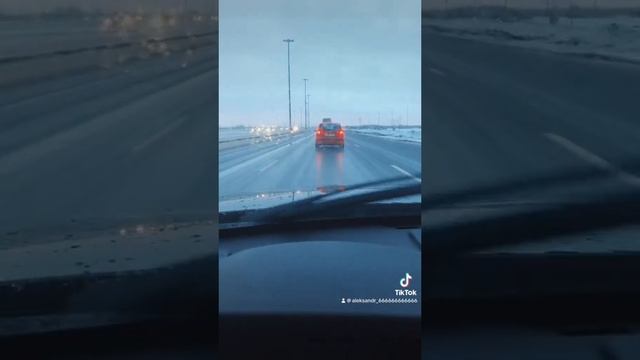 По трассе 45км в час #shorts смотреть онлайн