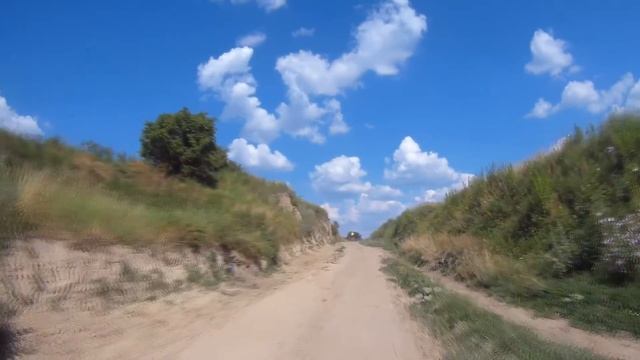 100 миль Дермансько-Острозьким національним природним парком. Початок смотреть онлайн