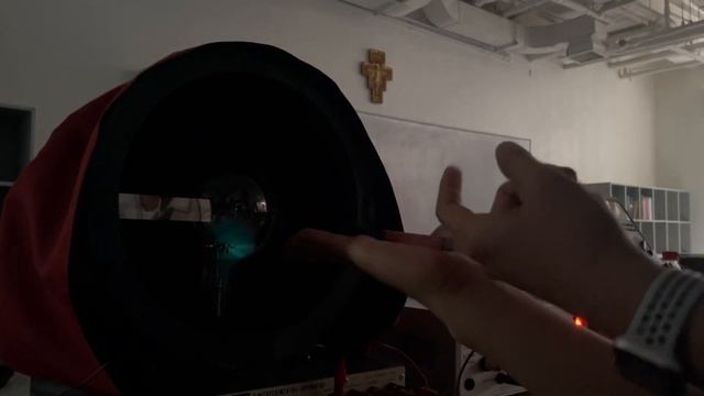 Electron Beam Bending using e/m Apparatus смотреть онлайн