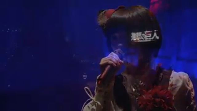 El increible recital de ataque a los titanes en Japon смотреть онлайн