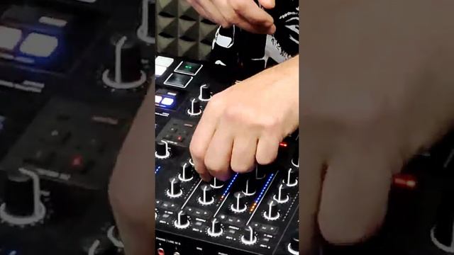 Nitrous - Reactor Radio - 2 смотреть онлайн