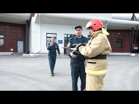 Тили-бом! Тили-бом! Утренний корреспондент познавала азы профессии пожарного смотреть онлайн