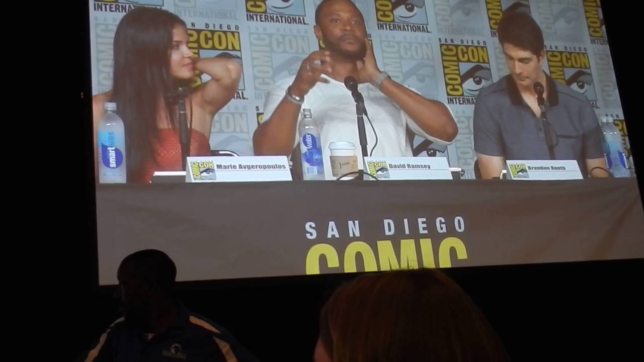 How to differentiate Superhero shows (Brandon Routh @ SDCC 2016) смотреть онлайн