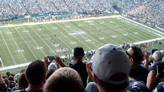Seattle Seahawks raising 12th man flag vs Green Bay Packers 9/4/14 смотреть онлайн