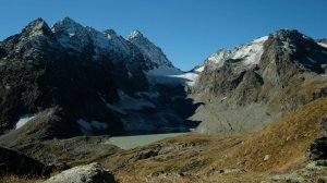 Поход человека с собакой на Аманауз.