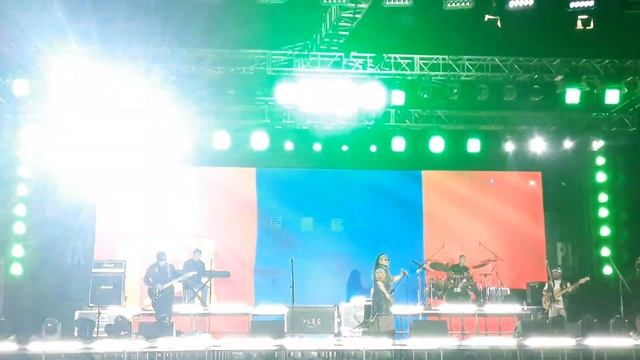 Харангын Лхагвасүрэн -Толин Хул (live performance) смотреть онлайн