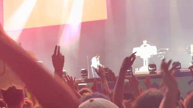Stromae , superbloom festival смотреть онлайн