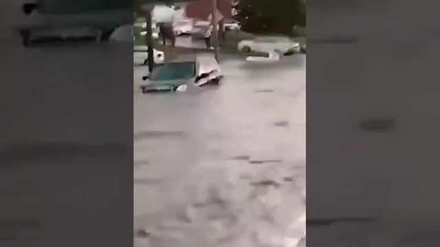 Ростов на Дону затопило после сильнейших ливней. ВИДЕО смотреть онлайн