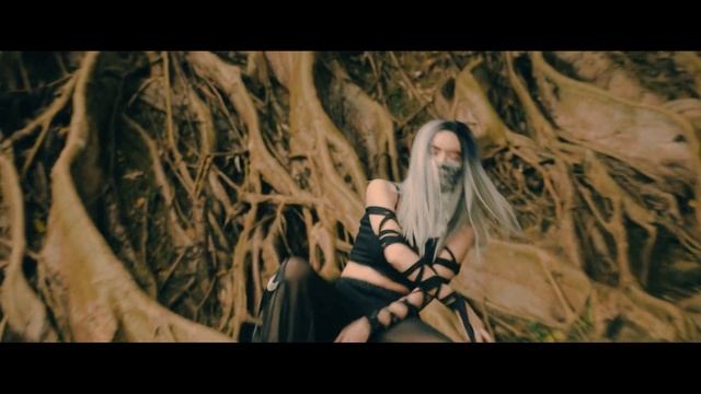 OTS - Queen Money (Official Music Video) смотреть онлайн