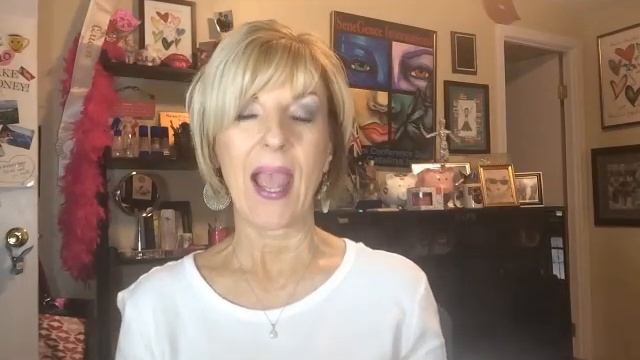 Nangai Oil by SeneGence, the Only ALL natural triglycerides смотреть онлайн