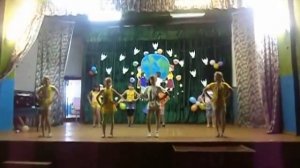 Танец под песню «Вставай, с первыми лучами , вставай». Закрытие смены.