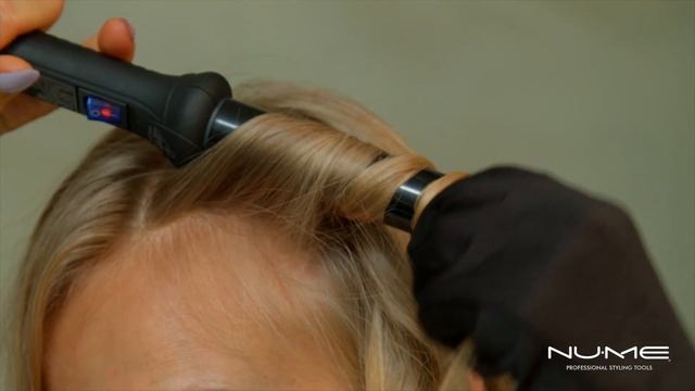 How To Curl You Hair - NuMe's Classic Curling Iron смотреть онлайн
