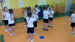 Физкультурное занятие в средней группе