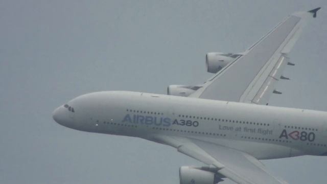Взлет и посадка А380 на Максе-2011 смотреть онлайн