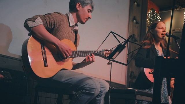 Летняя песня "Давай отражаться в воде", концерт Unlock cafe смотреть онлайн