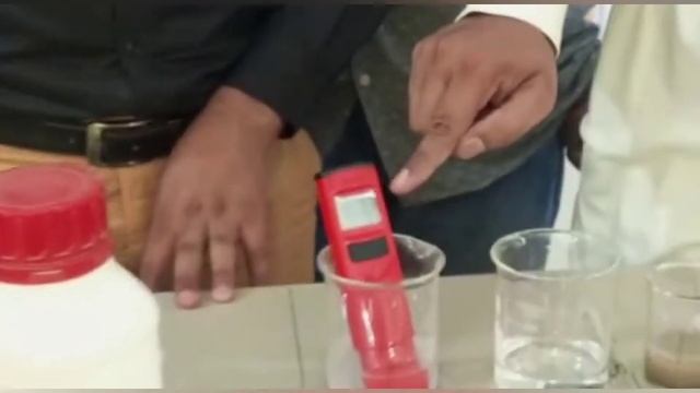 How to uses Digital pH meter || Botany GCUF Layyah Campus смотреть онлайн