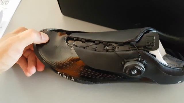 Fizik M3B Uomo MTB shoe - unboxing & first look смотреть онлайн
