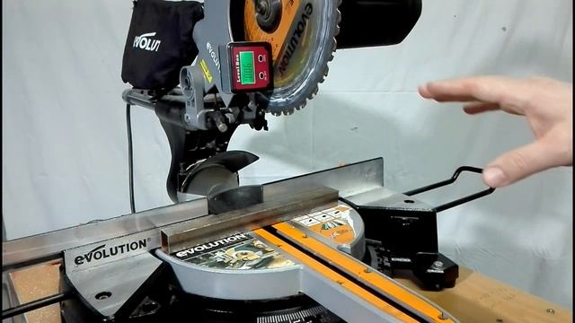 EVOLUTION RAGE 3 la mejor Regulación angular ingletadora 255 mm смотреть онлайн