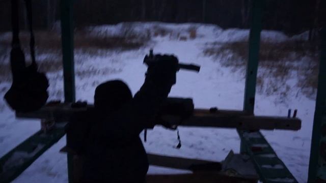 Стрельба по Сомалийски, зажало, не подходящий боеприпас. смотреть онлайн