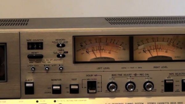 Кассетная дека из 1978 года. AIWA AD 6900
