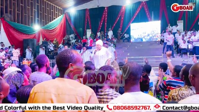 Ester Igbekele Uses Tiunbu Emi Lo Kan Slag to Perform On Stage As Everyone Screams At Yinka Ayefele смотреть онлайн