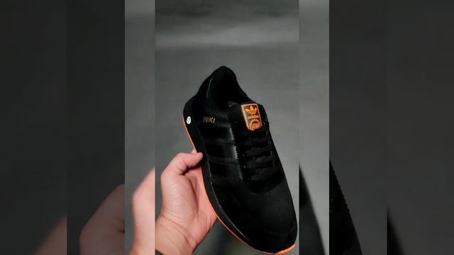 Мужские кроссовки Adidas Iniki черные (термо) обзор смотреть онлайн