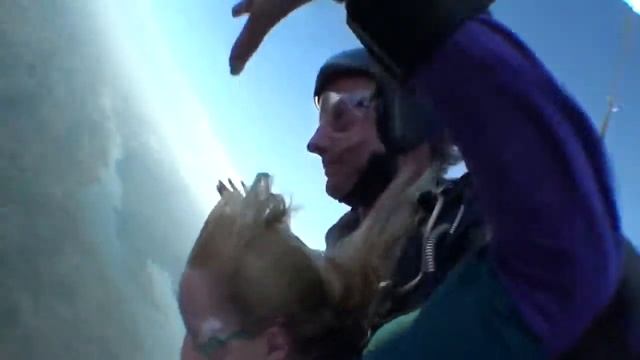 Alicia Bobrawski - Skydives at Vermont Skydiving Adventures - Alicia Bobrawski смотреть онлайн