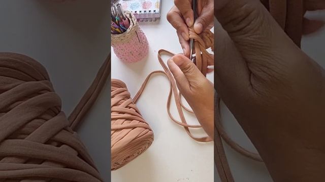 Aprenda a fazer uma flor em fio de malha . смотреть онлайн