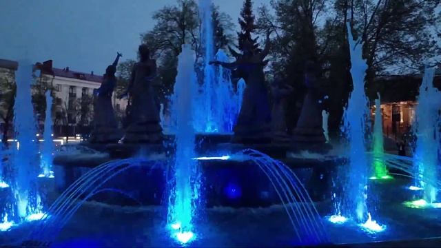 город уфа 27 апреля 2024 свето музыкальный фонтан 7 девушек.центр города ул ленина смотреть онлайн