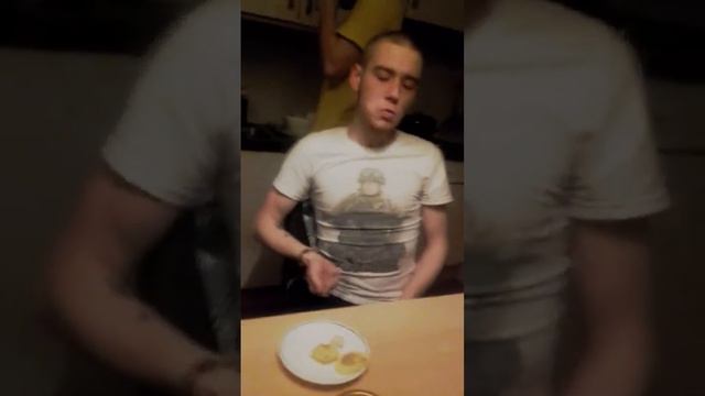 Проиграл в карты смотреть онлайн