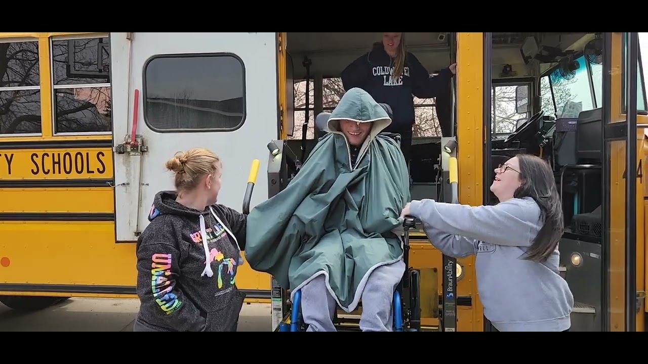 Sam getting home from school & off the school bus lift 4.4.23 @onthatnote смотреть онлайн