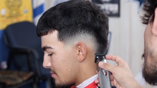 BARBER TUTORIAL - V FADE - OSTER FAST FEEDS